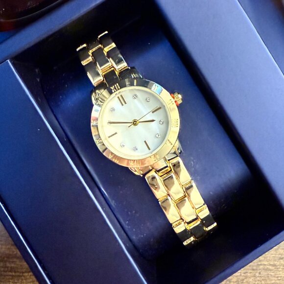 Accessory Gift Set Tortoise Sunglasses Goldtone Watch Bracelets Decorative Box - Picture 3 of 8